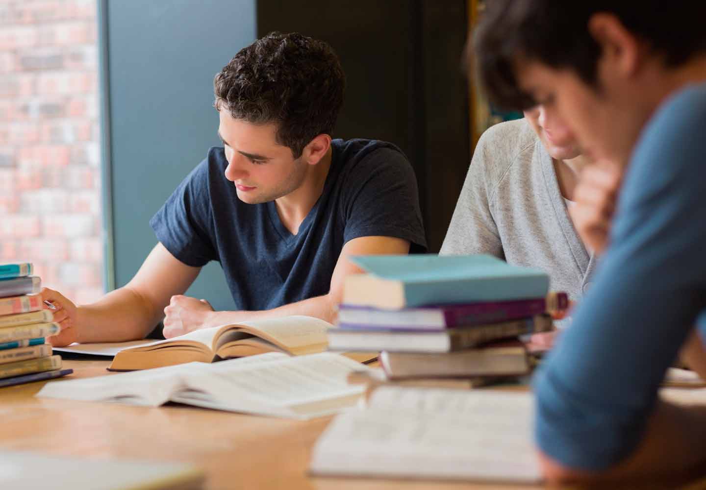 Then study. Студент за учебой. Учеба в техникуме. Учеба студенты. Студент за столом.